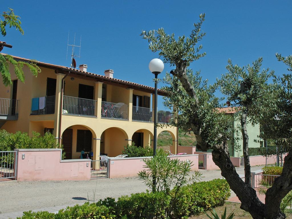 Appartamento Baia Fiorita Porto Azzurro Esterno foto